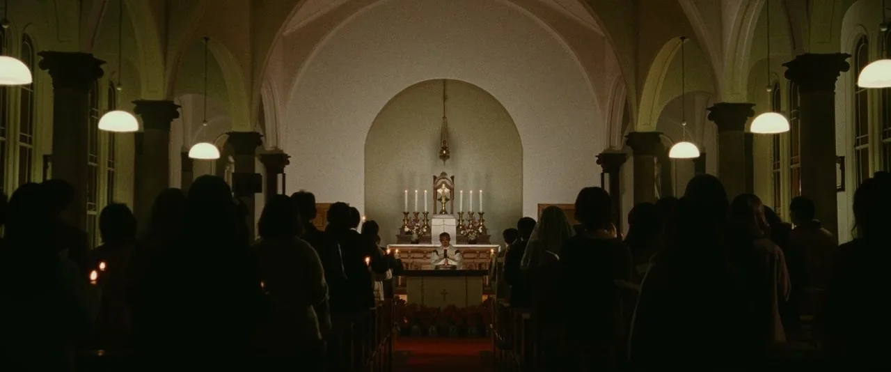 The.World.of.Kanako.2014.720p.BluRay.aac.mp4_snapshot_00.01.14_[2015.03.05_09.27.43].jpg