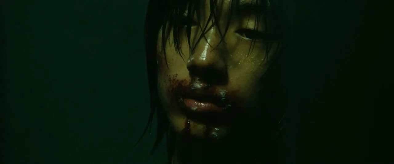 The.World.of.Kanako.2014.720p.BluRay.aac.mp4_snapshot_01.12.18_[2015.03.05_09.16.15].jpg